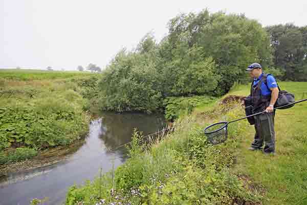 شناسایی محل‌های مناسب برای ماهیگیری در رودخانه